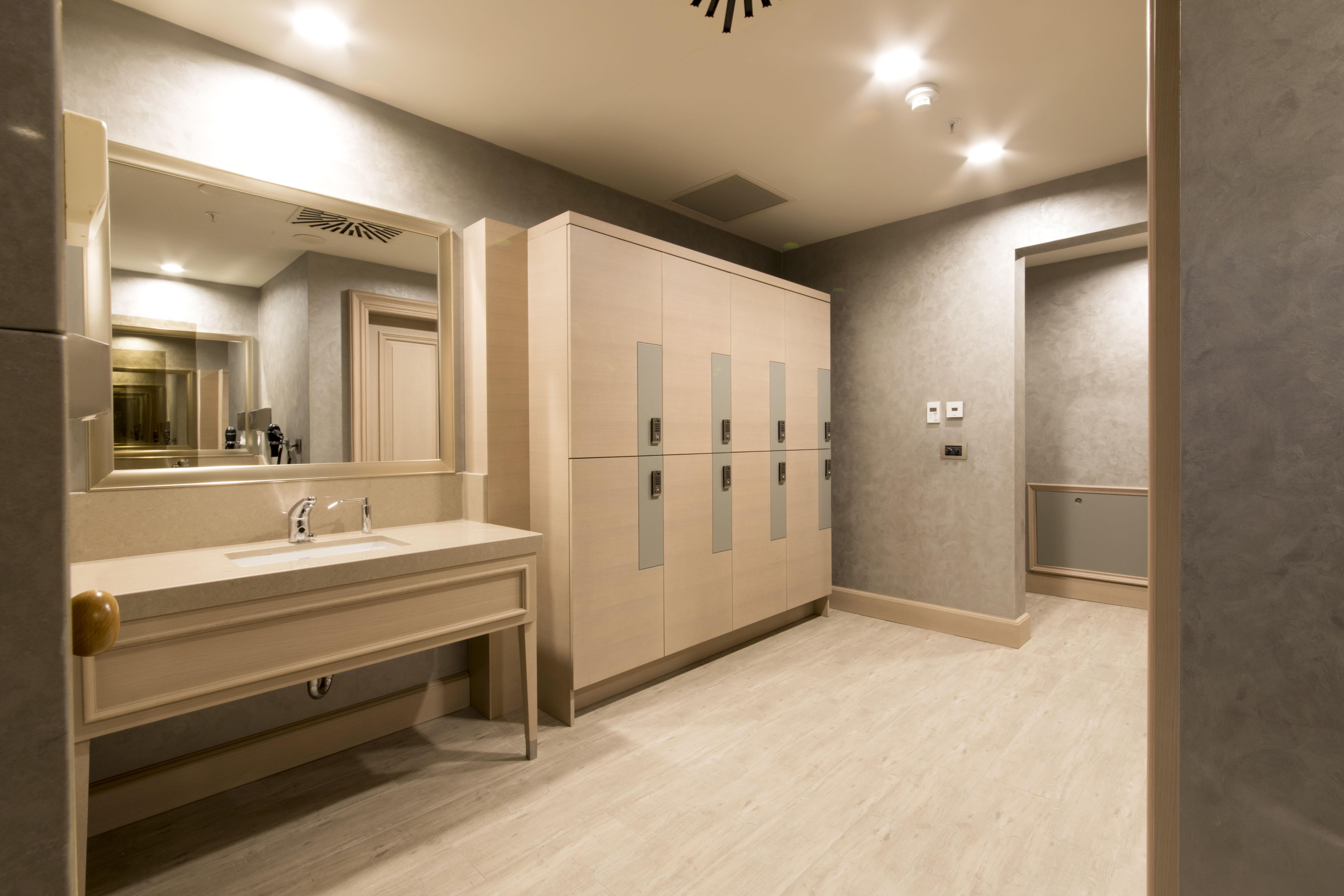 Hotel Millennium Istanbul Golden Horn Exterior foto Locker room