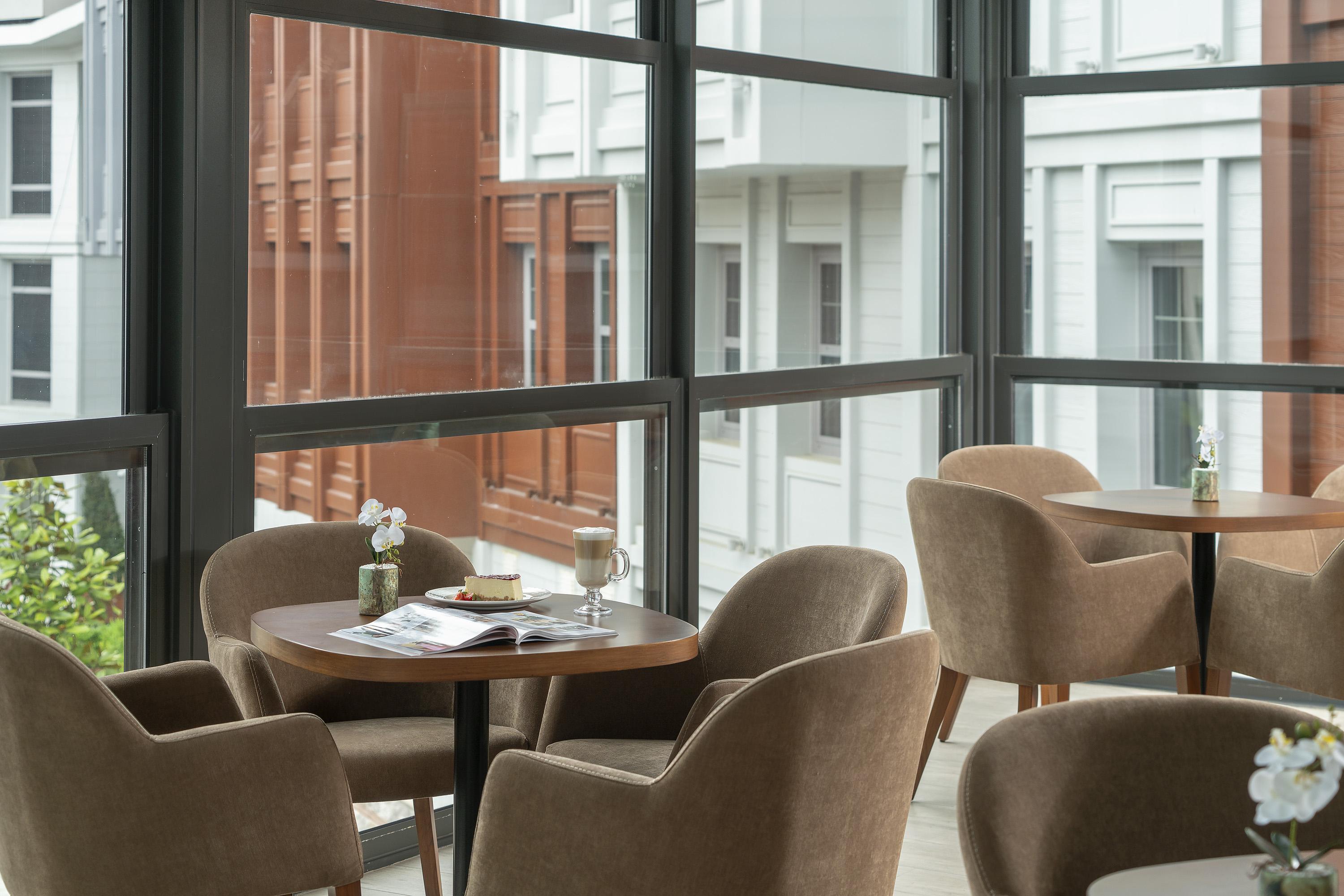 Hotel Millennium Istanbul Golden Horn Exterior foto The Lounge at the hotel