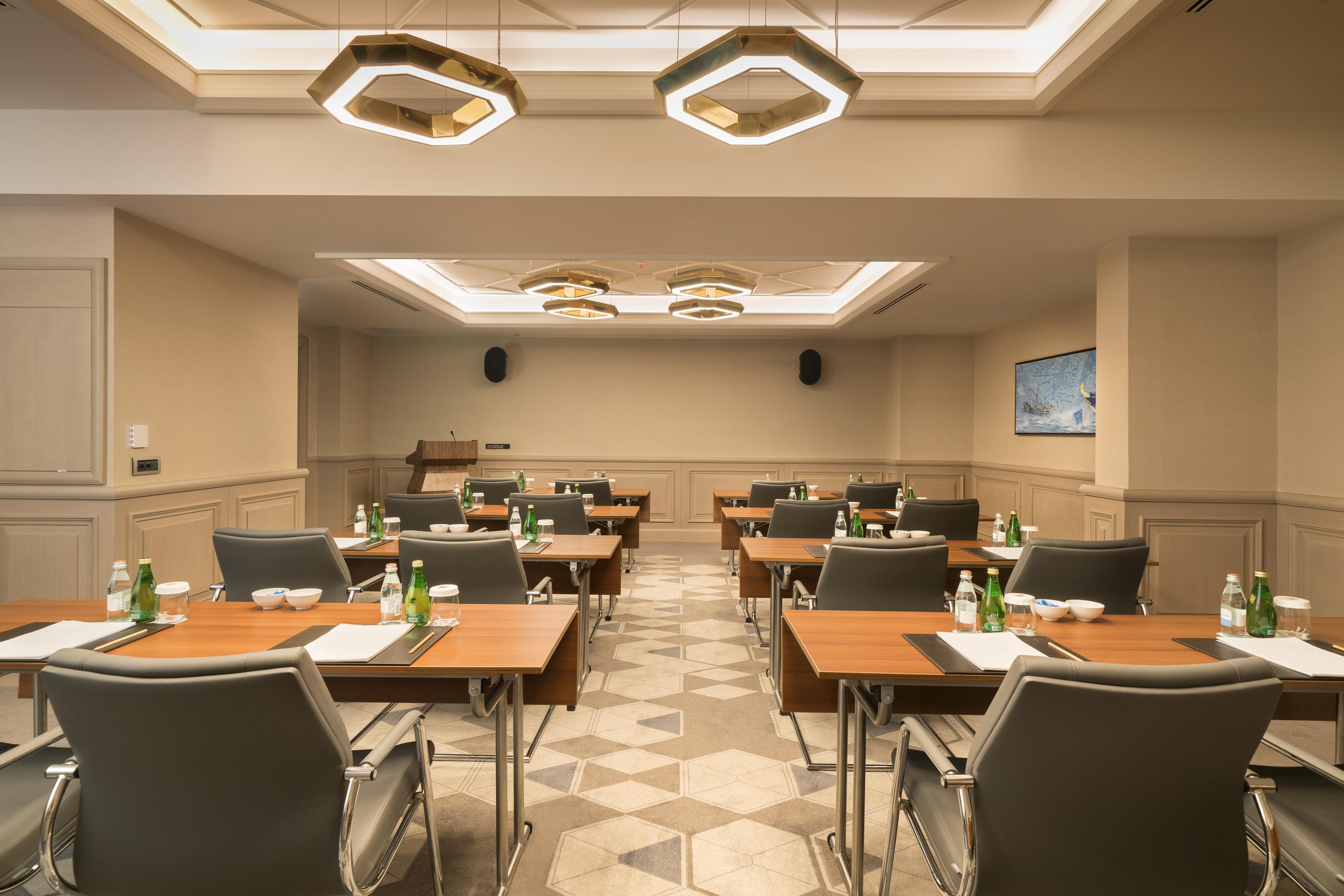 Hotel Millennium Istanbul Golden Horn Exterior foto Meeting room