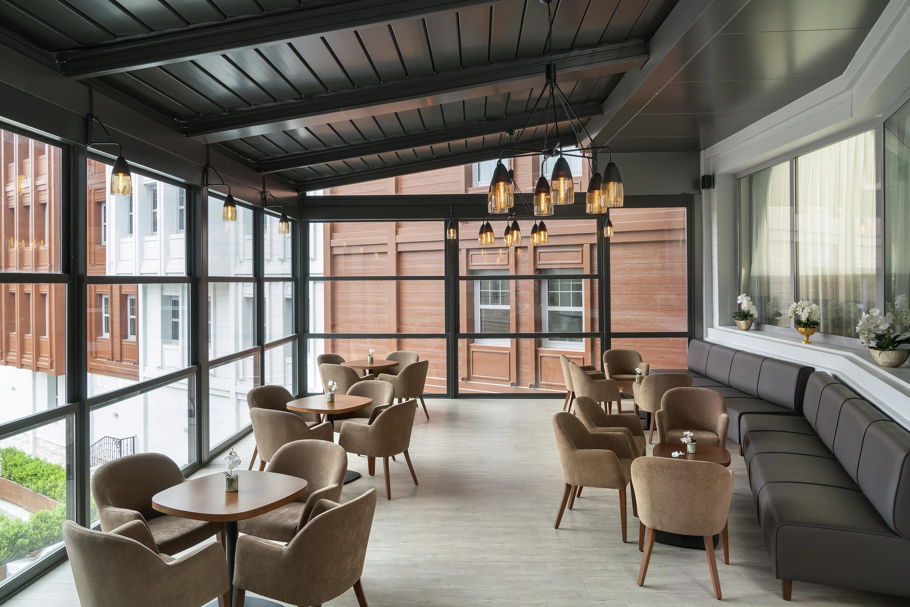 Hotel Millennium Istanbul Golden Horn Exterior foto The interior of the restaurant