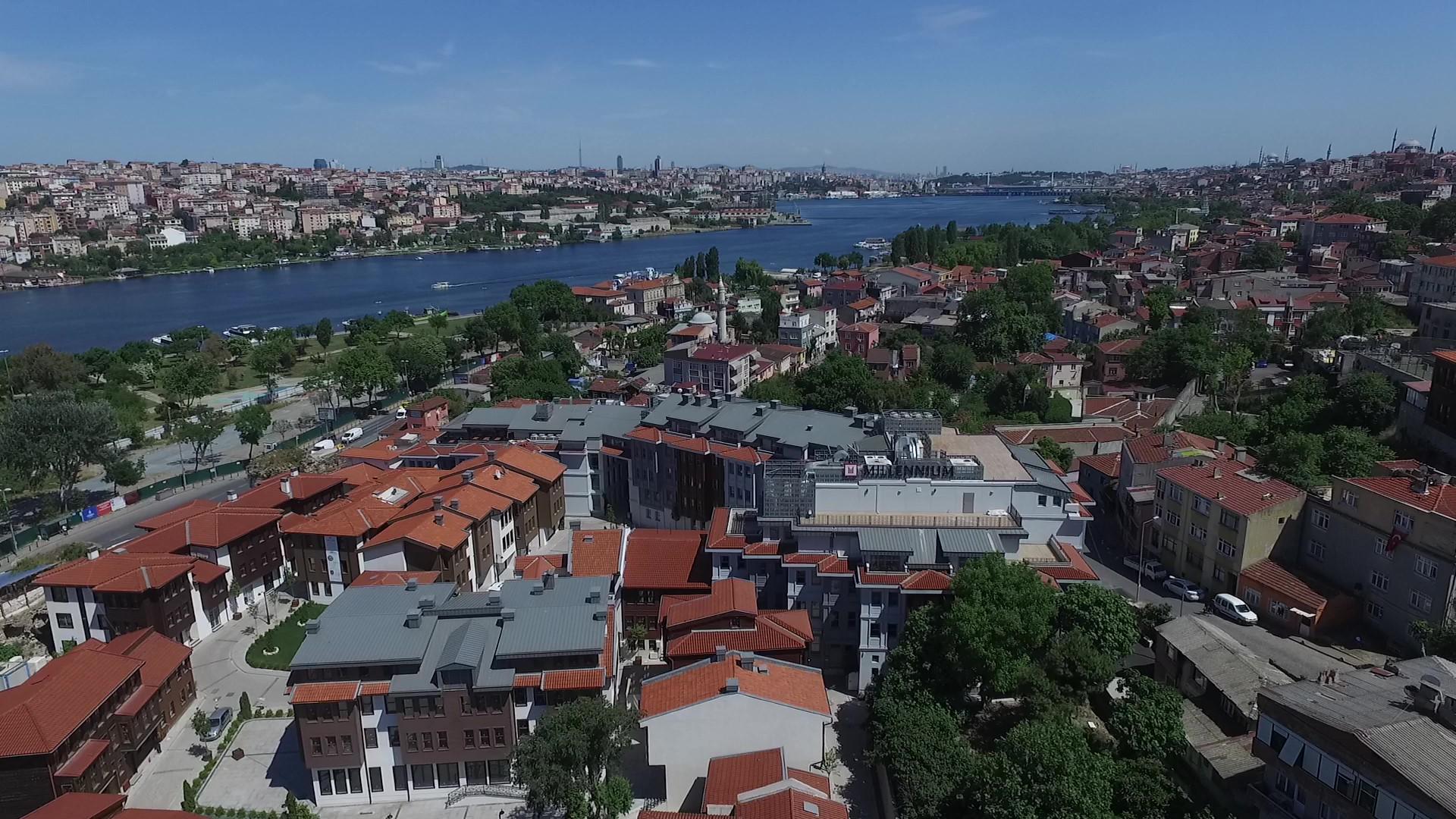 Hotel Millennium Istanbul Golden Horn Exterior foto Aerial view of the neighborhood