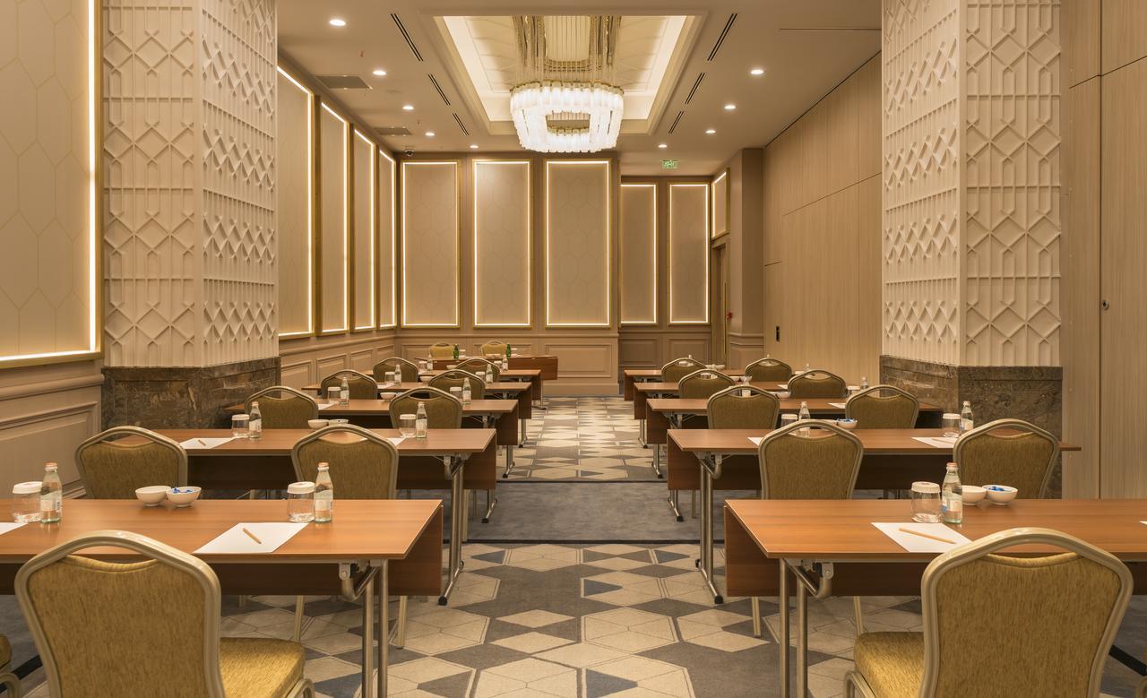 Hotel Millennium Istanbul Golden Horn Exterior foto Meeting room